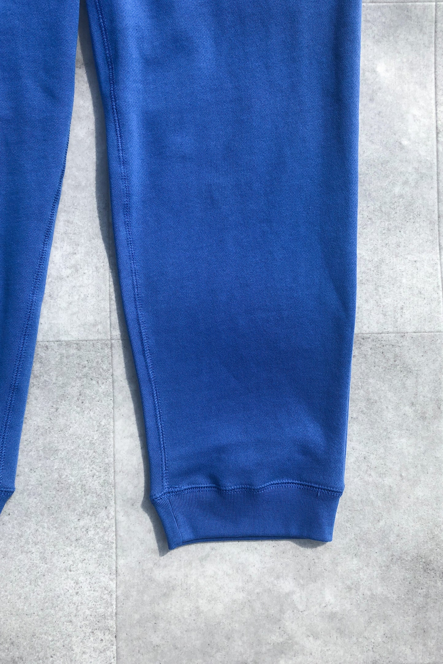 Chilling loop pants