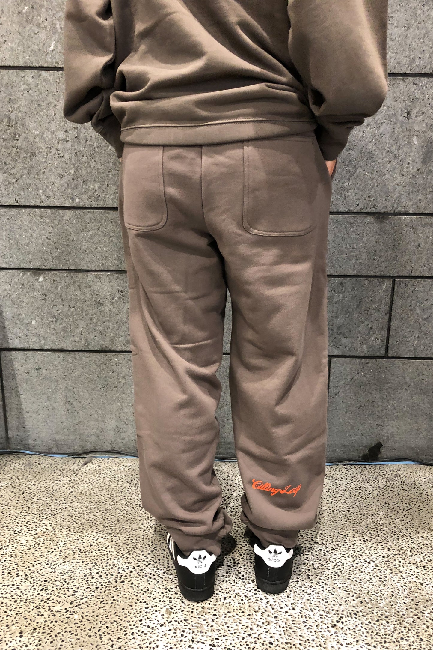 Chilling loop pants