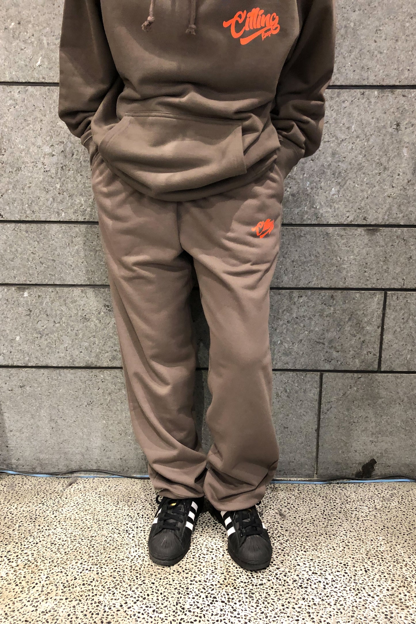 Chilling loop pants