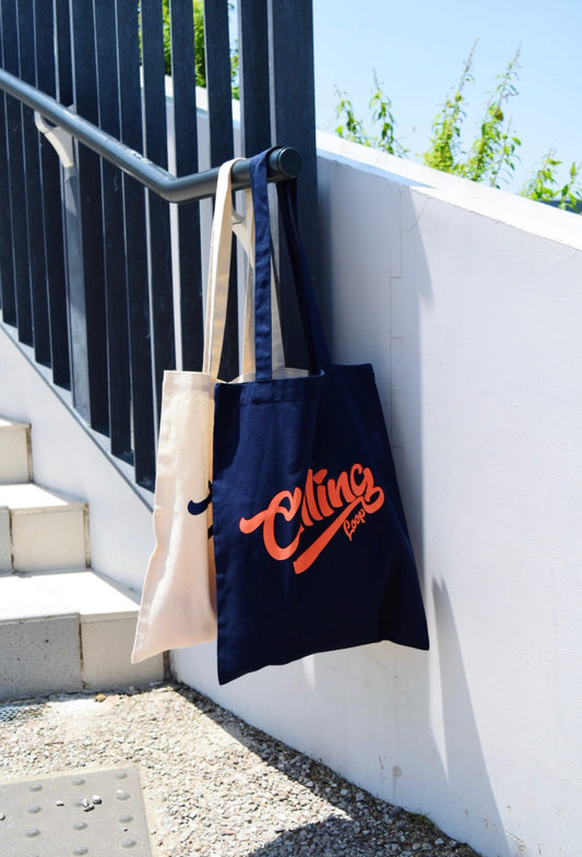 CHILLING TOTE BAG