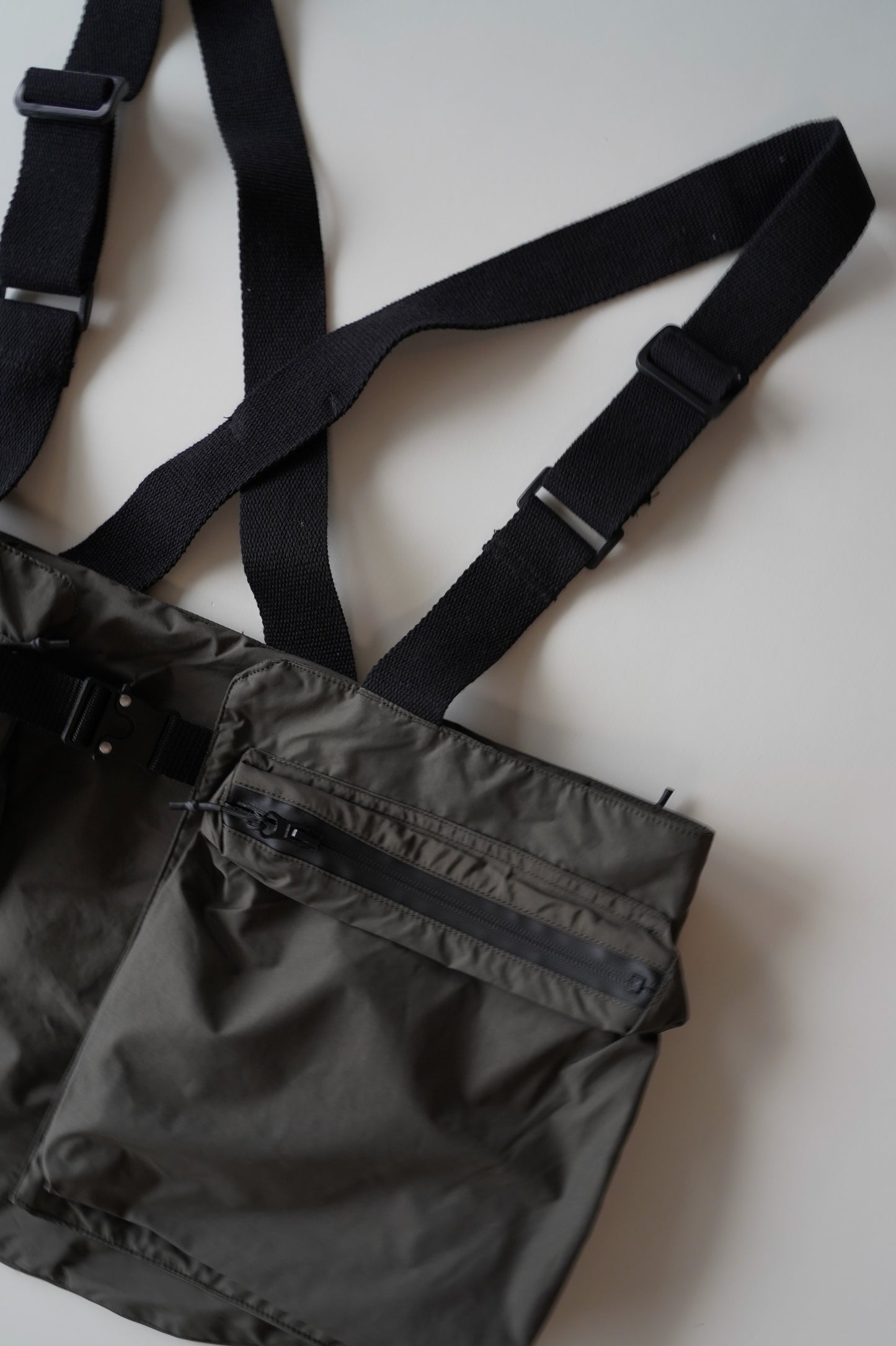 Loop utility fishing vest