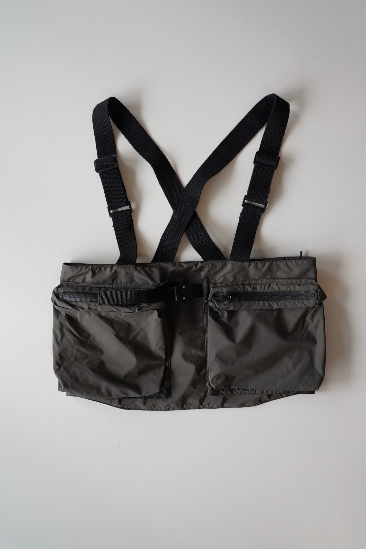 Loop utility fishing vest